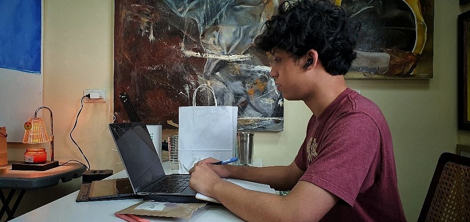 Kenzo, working on comparative study ( CS )