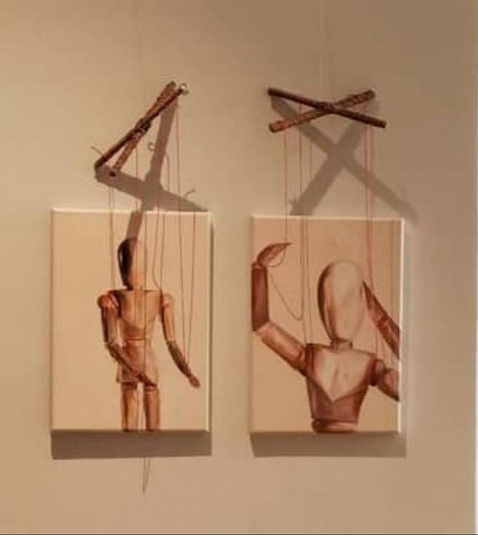 Kaz / acrylic, drift wood, strings