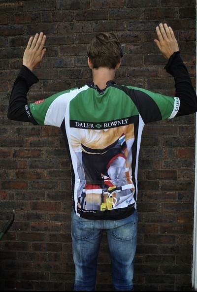 11 art students collaborated to create a painting on canvas printed on the race team uniforms.