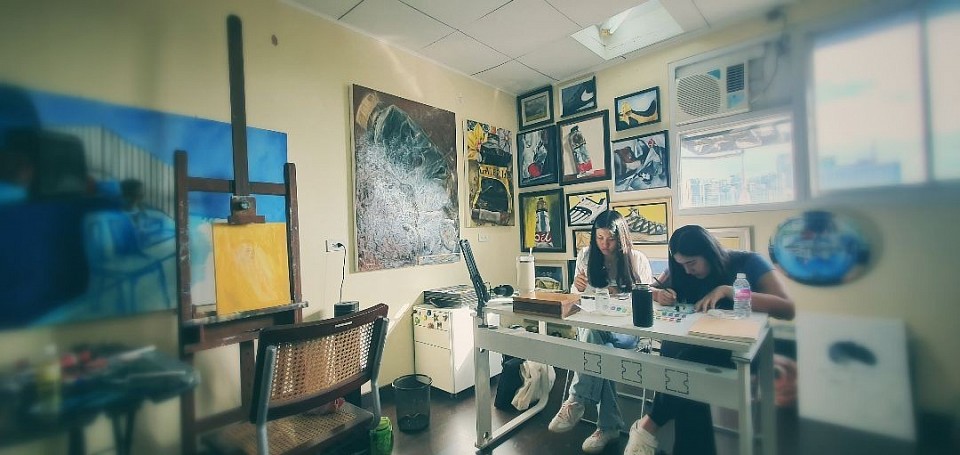 Students often share ideas, references, and conversations about art while working in the studio.