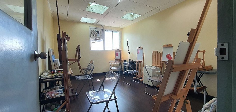 Saturday afternoons often bring together students from different schools, creating a space where ideas and creative conversations are shared.