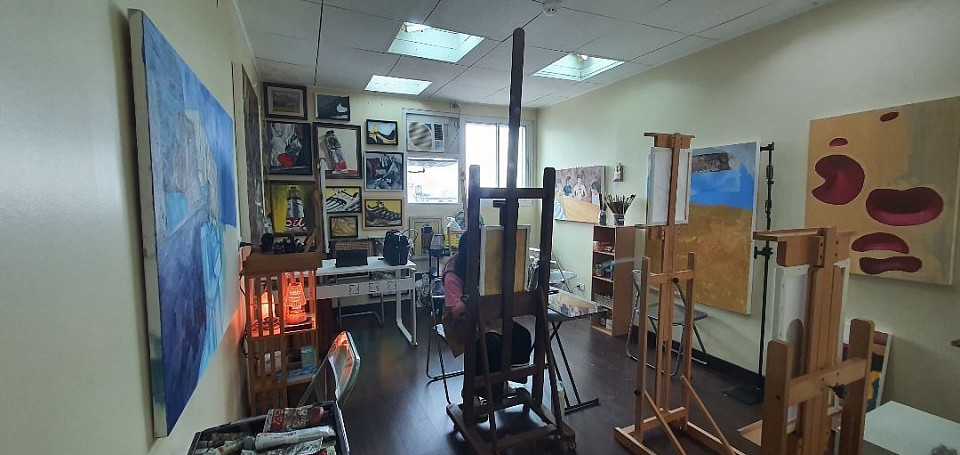 Although students work independently, they share the studio with others who are also learning. This quiet community often becomes a source of motivation and inspiration.